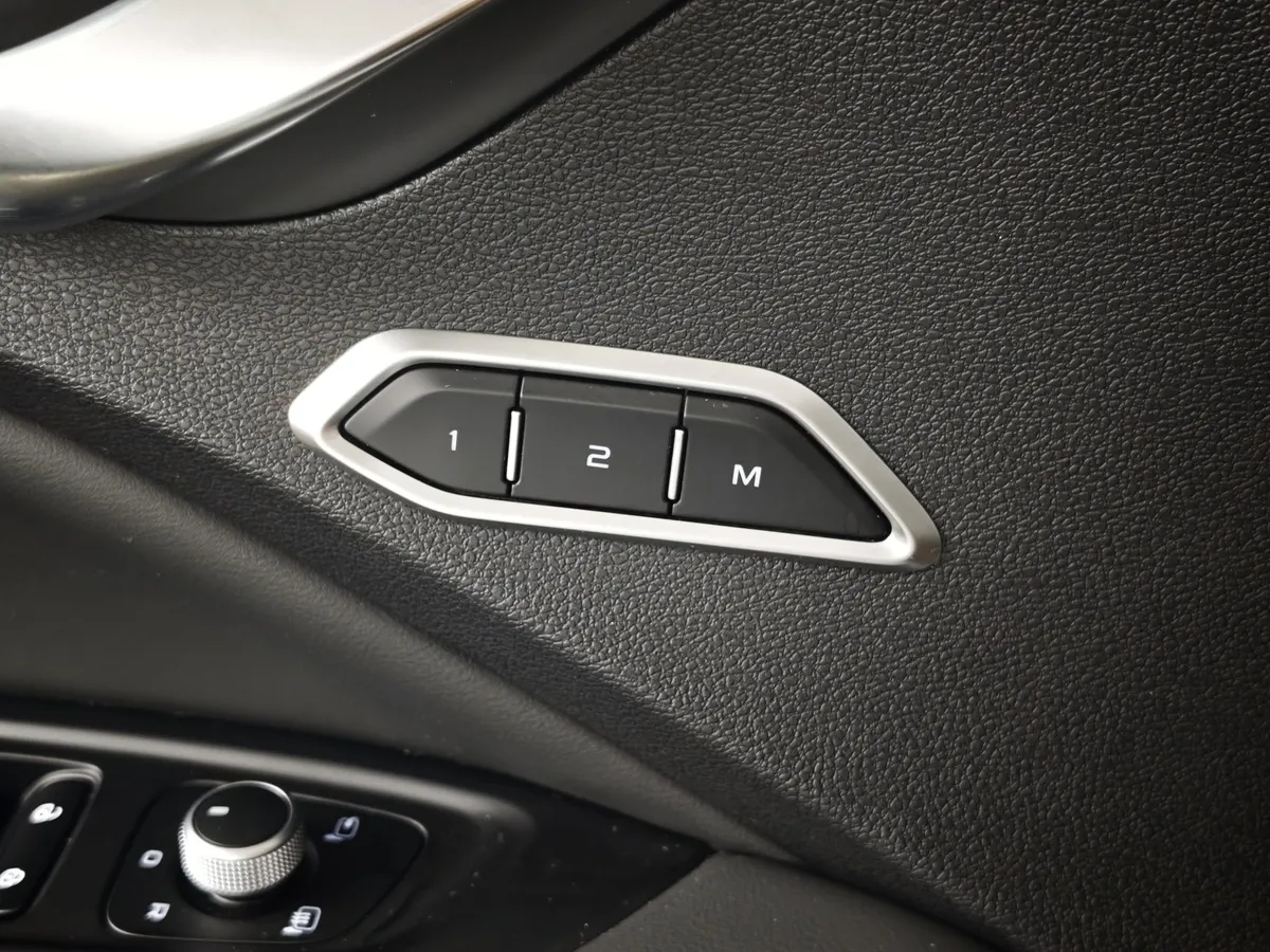 Geely Tugella 2.0 AT AWD (238 л.с.) Flagship Белый в АВИЛОН. Слайд №22