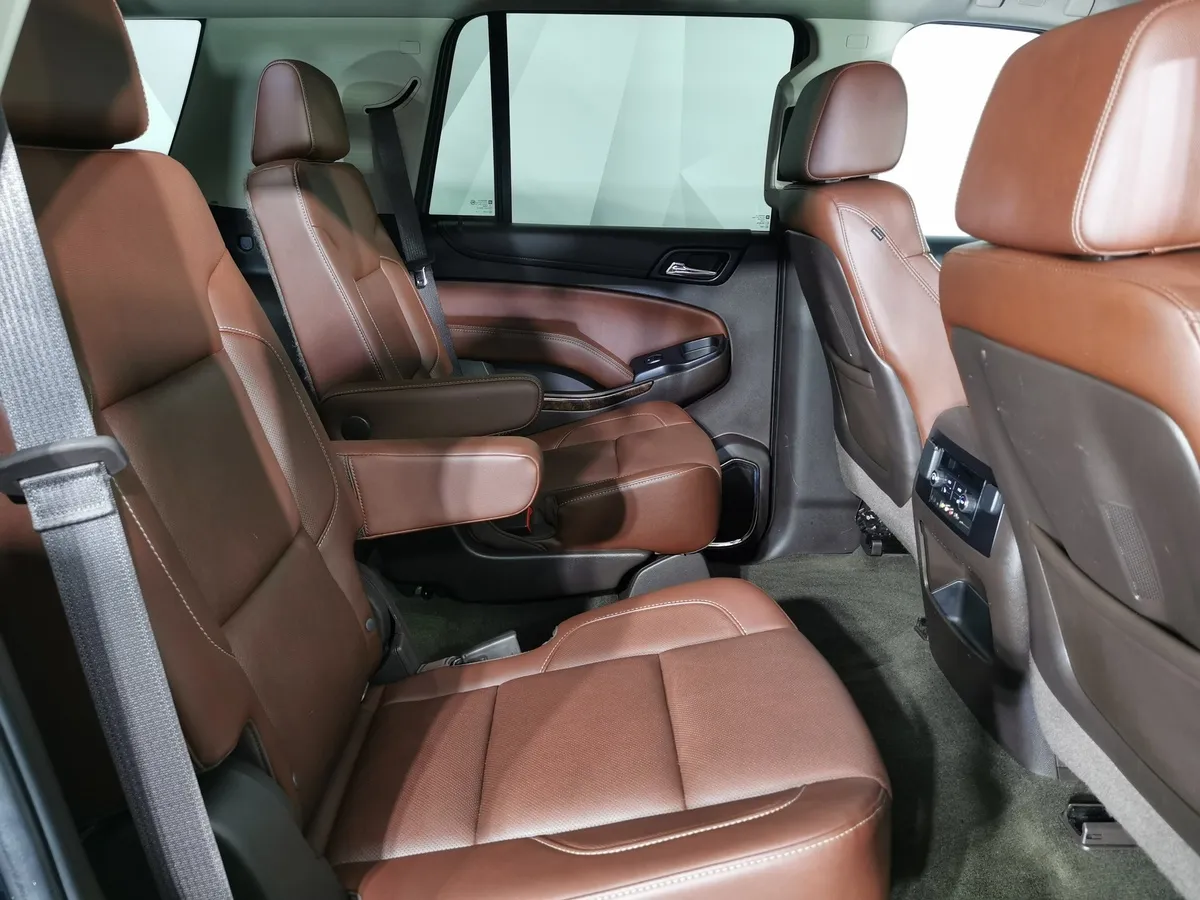 Chevrolet Tahoe 6.2 AT 4WD (409 л.с.) Черный в АВИЛОН. Слайд №15