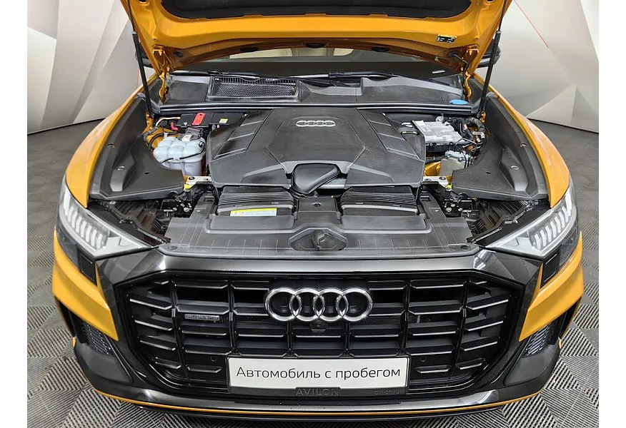 Audi Q8 55 TFSI Tiptronic quattro (340 л.с.) Оранжевый в АВИЛОН. Слайд №11