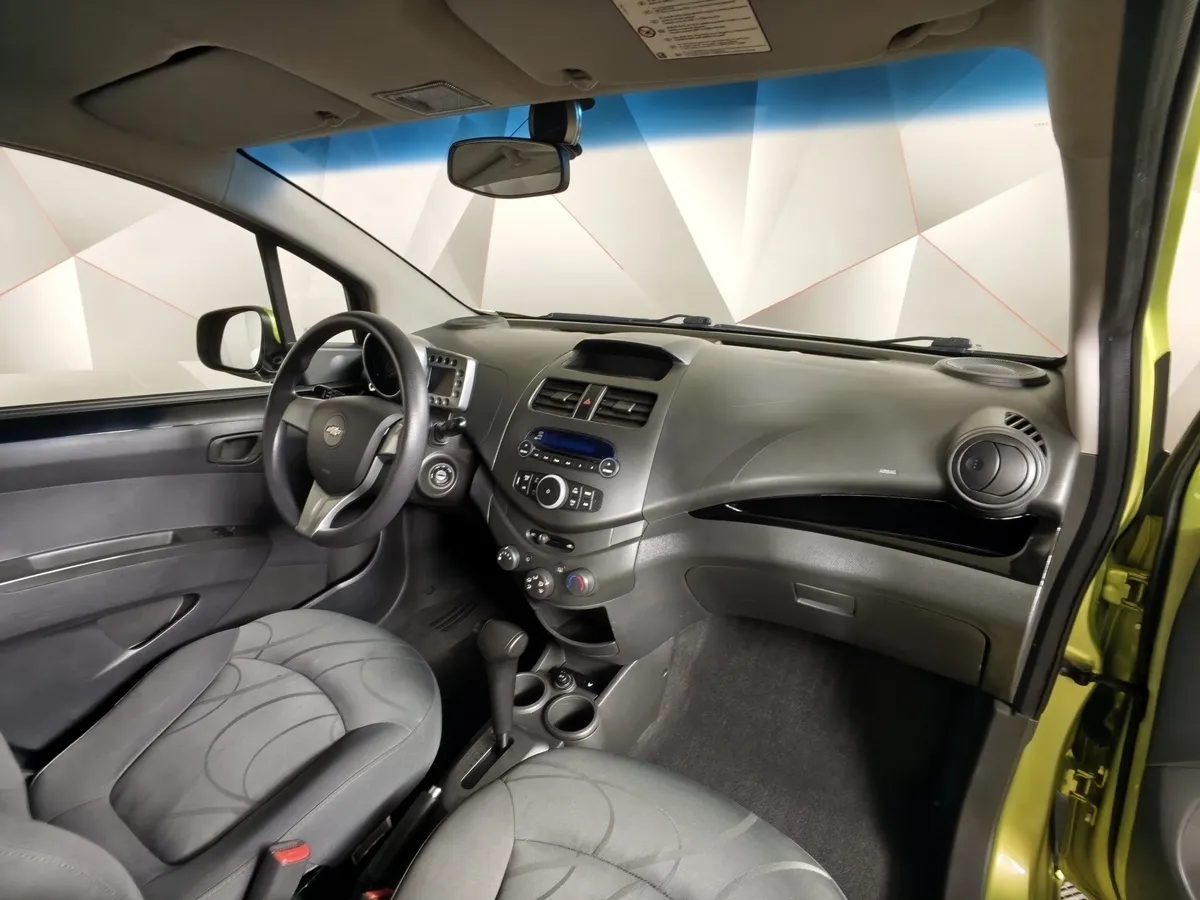Chevrolet Spark 1.0 AT (68 л.с.) LS Зеленый в АВИЛОН. Слайд №12