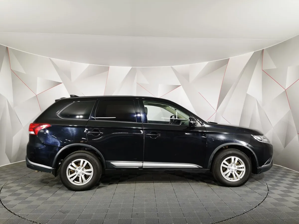 Mitsubishi Outlander 2.0 CVT 4WD (146 л.с.) Черный в АВИЛОН. Слайд №6
