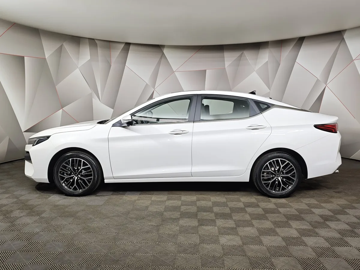 Москвич 6 1.5T CVT 2WD (136 л.с.) Business Белый в АВИЛОН. Слайд №5