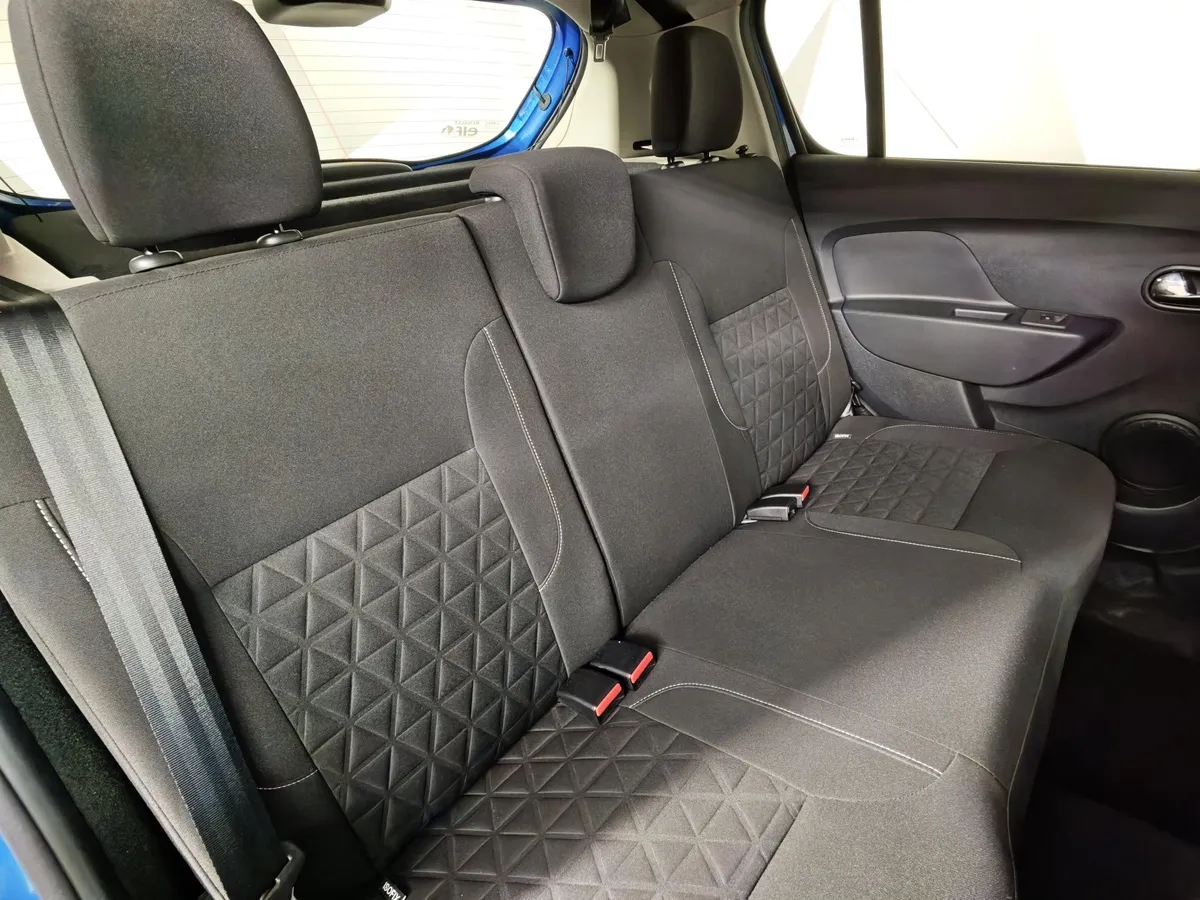 Renault Sandero 1.6 MT (113 л.с.) Stepway Drive Синий в АВИЛОН. Слайд №17