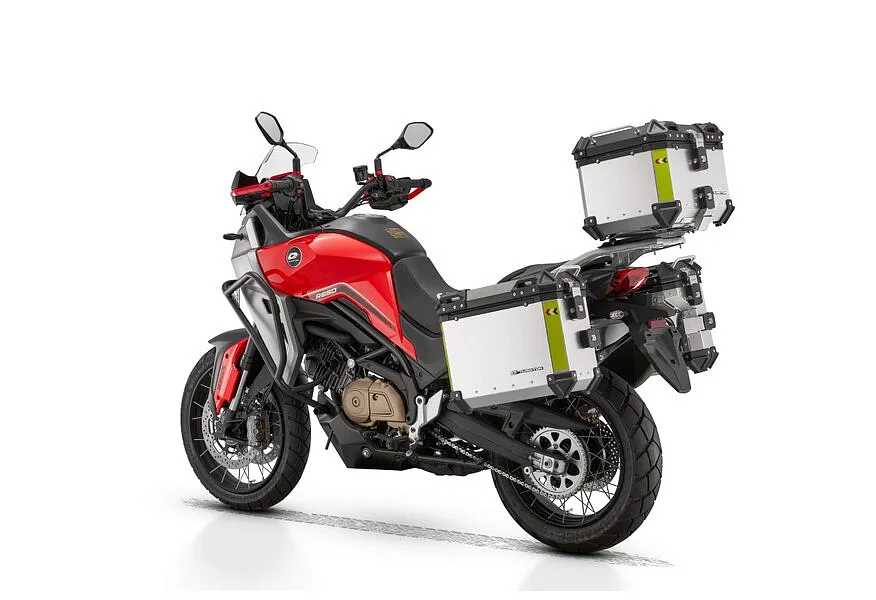 QJMOTOR SVT 650X 650 см³ (76 л.с.) 650 Красный в АВИЛОН. Слайд №6