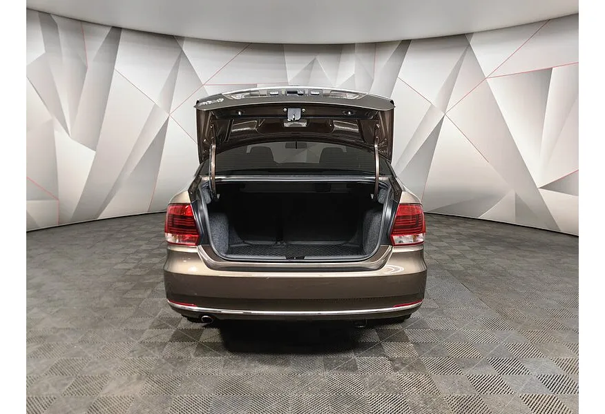 Volkswagen Polo 1.6 MPI AT (110 л.с.) Highline Коричневый в АВИЛОН. Слайд №12