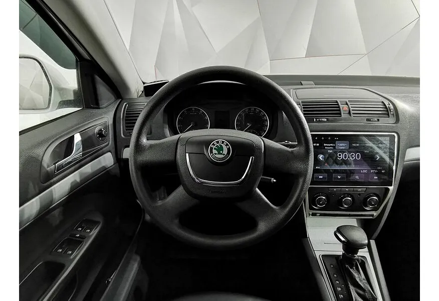 Skoda Octavia 1.6 MPI AT (102 л.с.) Белый в АВИЛОН. Слайд №20
