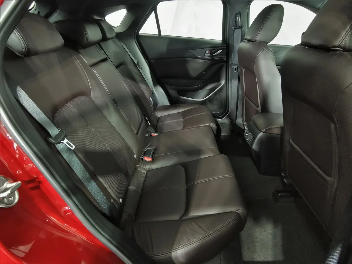 Mazda CX-4 2.0 AT (158 л.с.) High Красный в АВИЛОН. Слайд №15