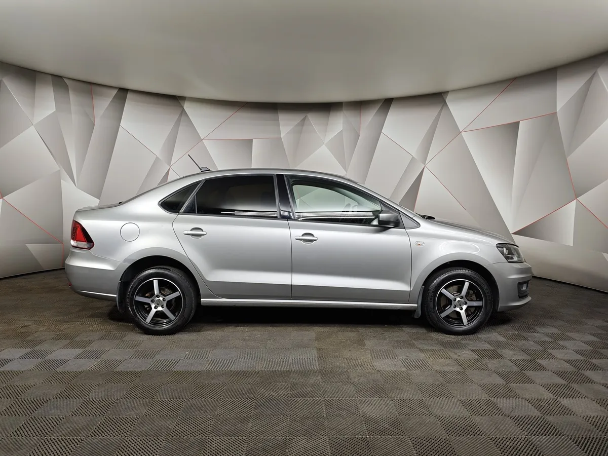 Volkswagen Polo 1.6 MT (105 л.с.) Trendline Серебристый в АВИЛОН. Слайд №6