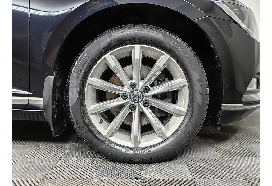 Volkswagen Passat 1.4 TSI BlueMotion DSG (150 л.с.) Trendline Черный в АВИЛОН. Слайд №9