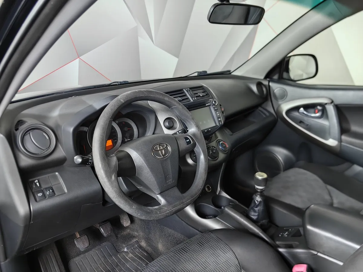 Toyota RAV4 2.0 CVT (158 л.с.) Черный в АВИЛОН. Слайд №17