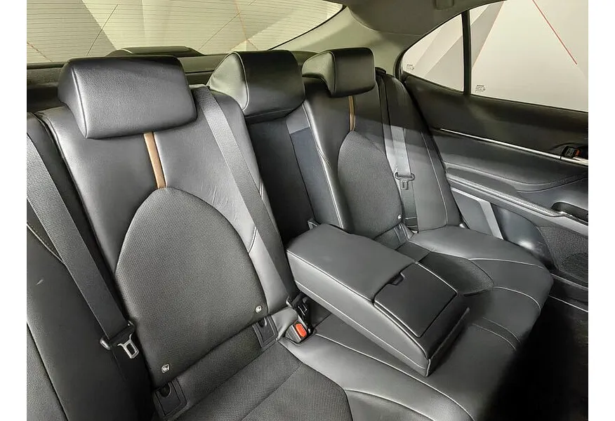 Toyota Camry 2.5 AT (181 л.с.) Классик Белый в АВИЛОН. Слайд №17