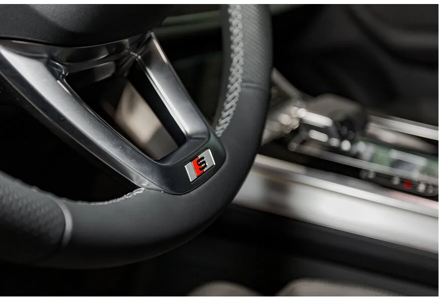 Audi Q8 3.0 TDI Tiptronic quattro (286 л.с.) Черный в АВИЛОН. Слайд №19