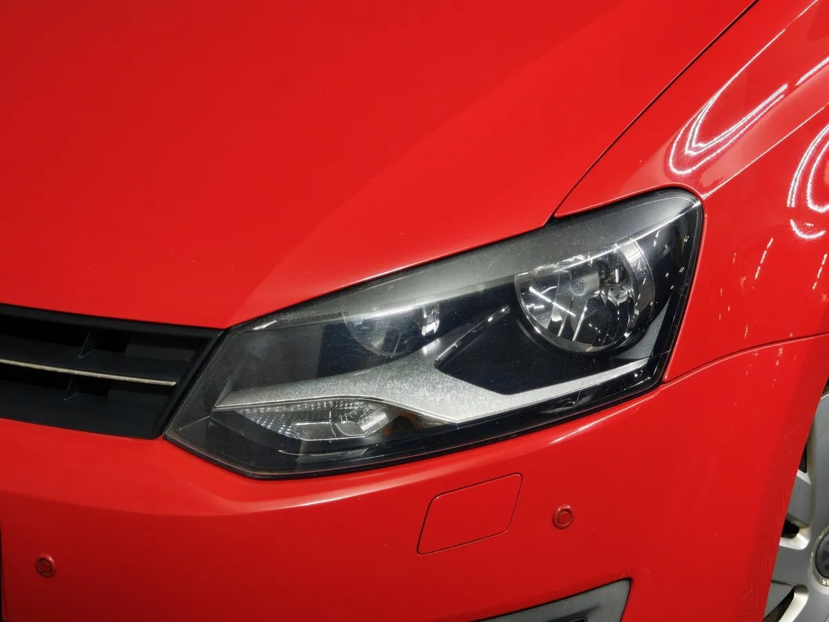 Volkswagen Polo 1.4 DSG (85 л.с.) Comfortline Красный в АВИЛОН. Слайд №10