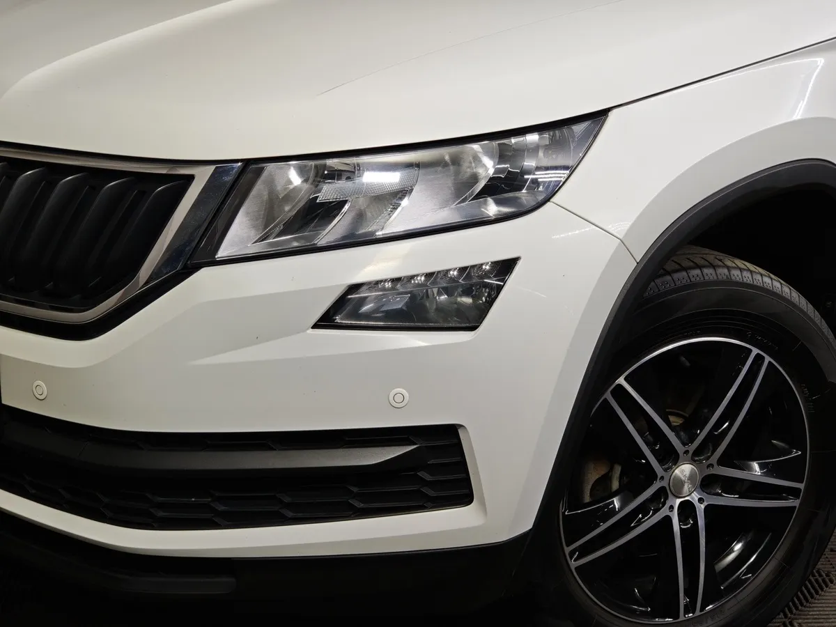 Skoda Kodiaq 1.4 TSI DSG 4X4 (150 л.с.) Белый в АВИЛОН. Слайд №10