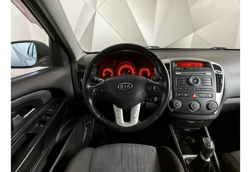 Kia Ceed 1.6 MT (122 л.с.) Серый в АВИЛОН. Слайд №17