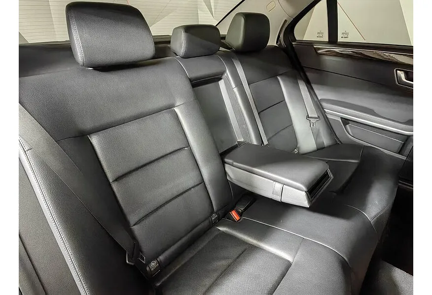 Mercedes-Benz E-Класс E 200 T BlueEfficiency 7G-Tronic Plus (184 л.с.) Черный в АВИЛОН. Слайд №17