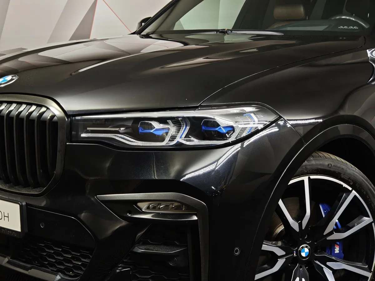 BMW X7 xDrive40d Steptronic (340 л.с.) Базовая (Локальная сборка) Черный в АВИЛОН. Слайд №8