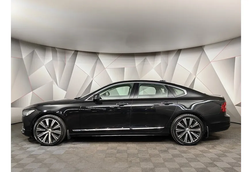 Volvo S90 2.0 T4 Drive-E AT (190 л.с.) Inscription Черный в АВИЛОН. Слайд №5