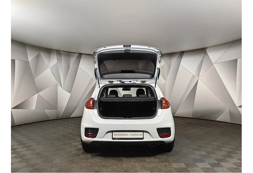 Kia Ceed 1.6 AT (130 л.с.) Comfort Белый в АВИЛОН. Слайд №12