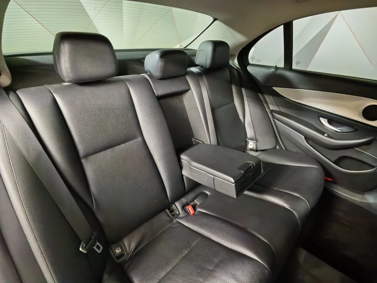 Mercedes-Benz E-Класс E 200 4MATIC 9G-TRONIC (184 л.с.) Premium Серый в АВИЛОН. Слайд №12