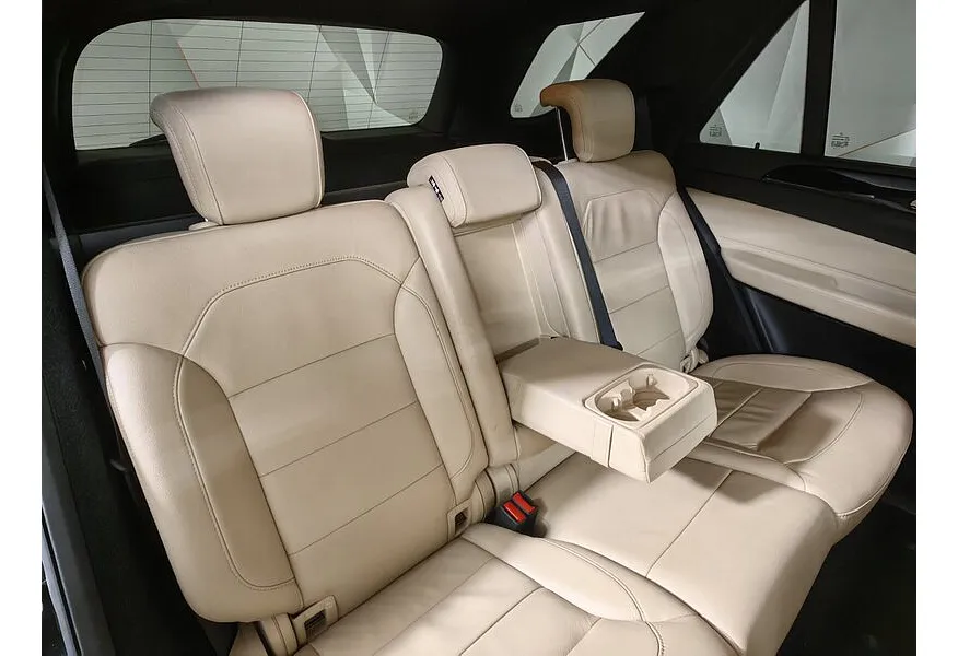 Mercedes-Benz GLE 300 4MATIC 7G-TRONIC Plus (249 л.с.) Черный в АВИЛОН. Слайд №17