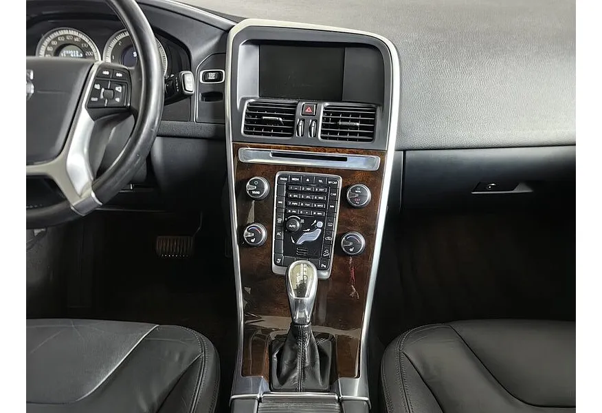 Volvo XC60 2.4 D Geartronic AWD (163 л.с.) Бежевый в АВИЛОН. Слайд №15