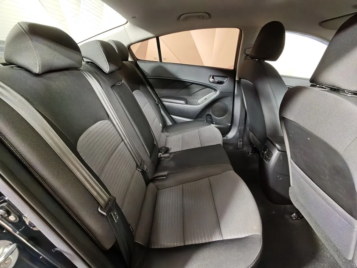 Kia Cerato 2.0 AT (150 л.с.) Синий в АВИЛОН. Слайд №16