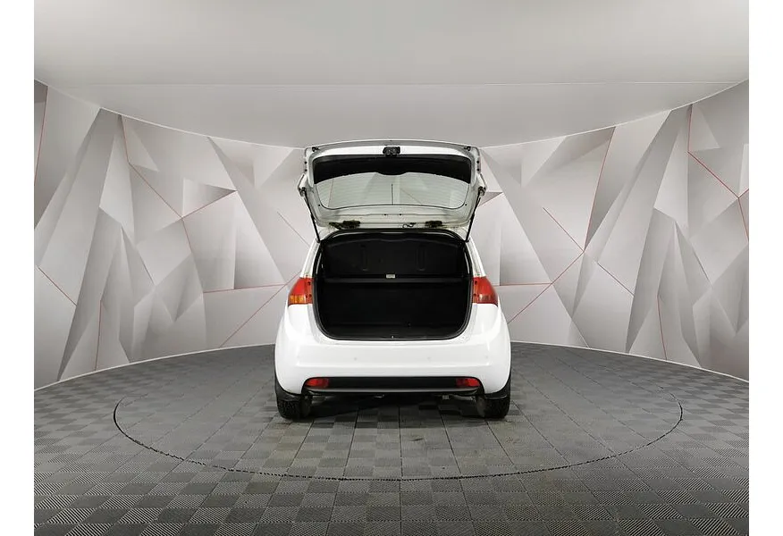 Kia Venga 1.6 AT (125 л.с.) Белый в АВИЛОН. Слайд №12