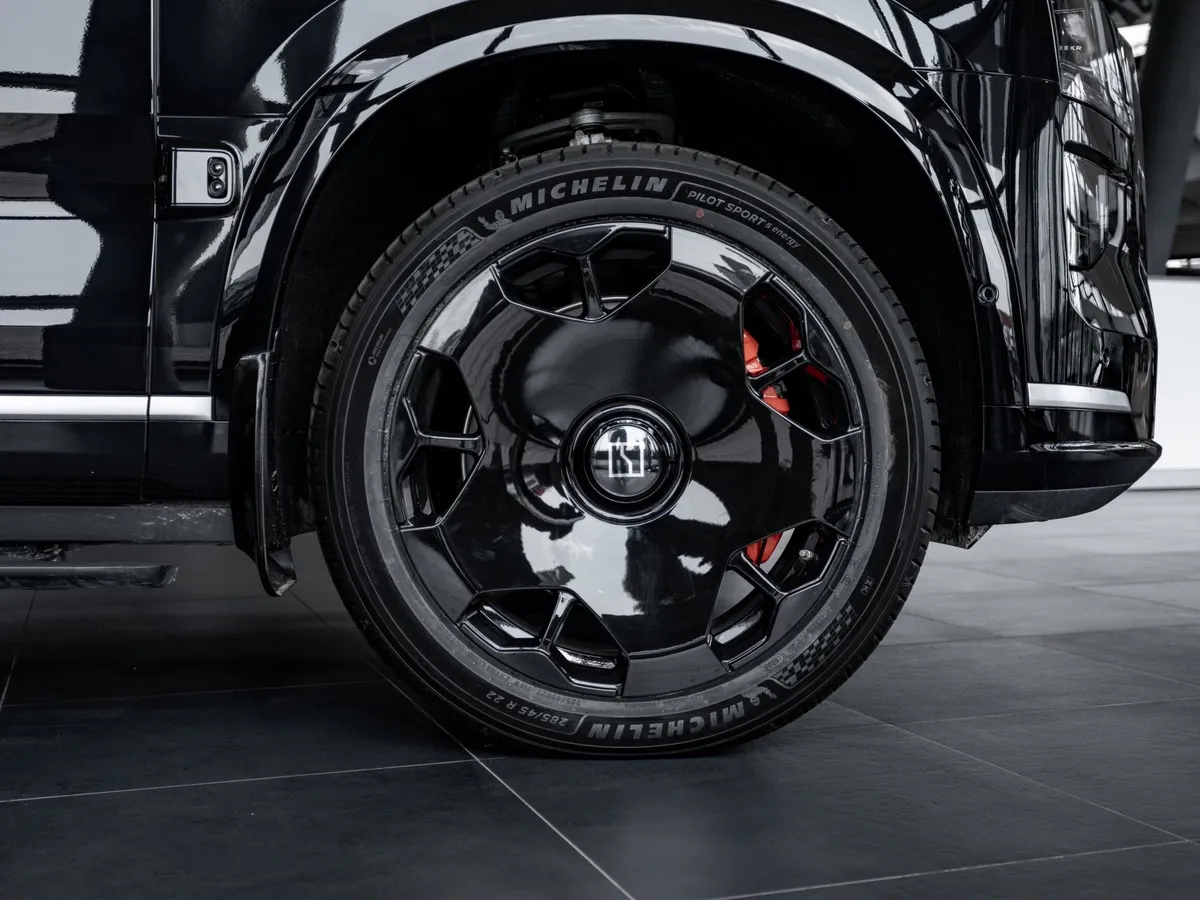 Zeekr 9X 2.0h AT 4WD (1177 л.с.) Hyper Черный в АВИЛОН. Слайд №22