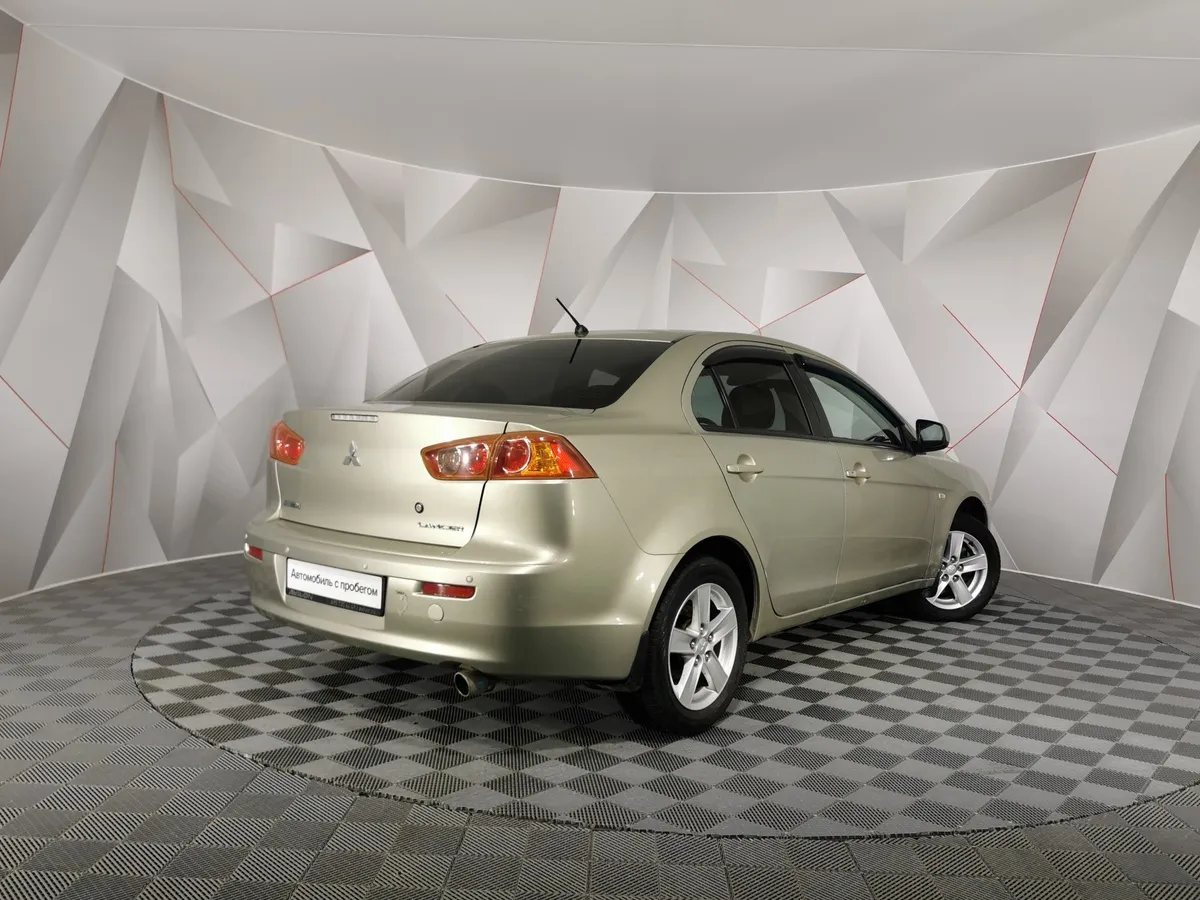 Mitsubishi Lancer 1.8 CVT (143 л.с.) Бежевый в АВИЛОН. Слайд №2