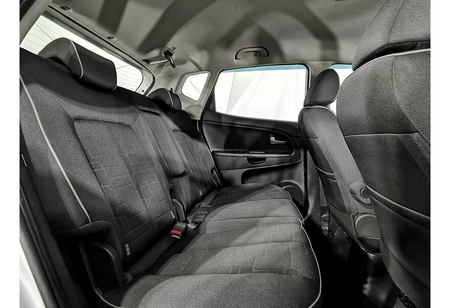 Kia Venga 1.6 AT (125 л.с.) Белый в АВИЛОН. Слайд №16