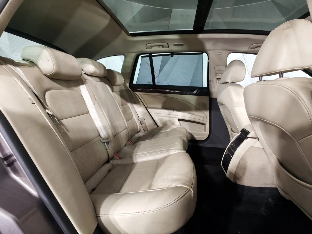 Skoda Superb 2.0 TDI DSG (140 л.с.) Серый в АВИЛОН. Слайд №12