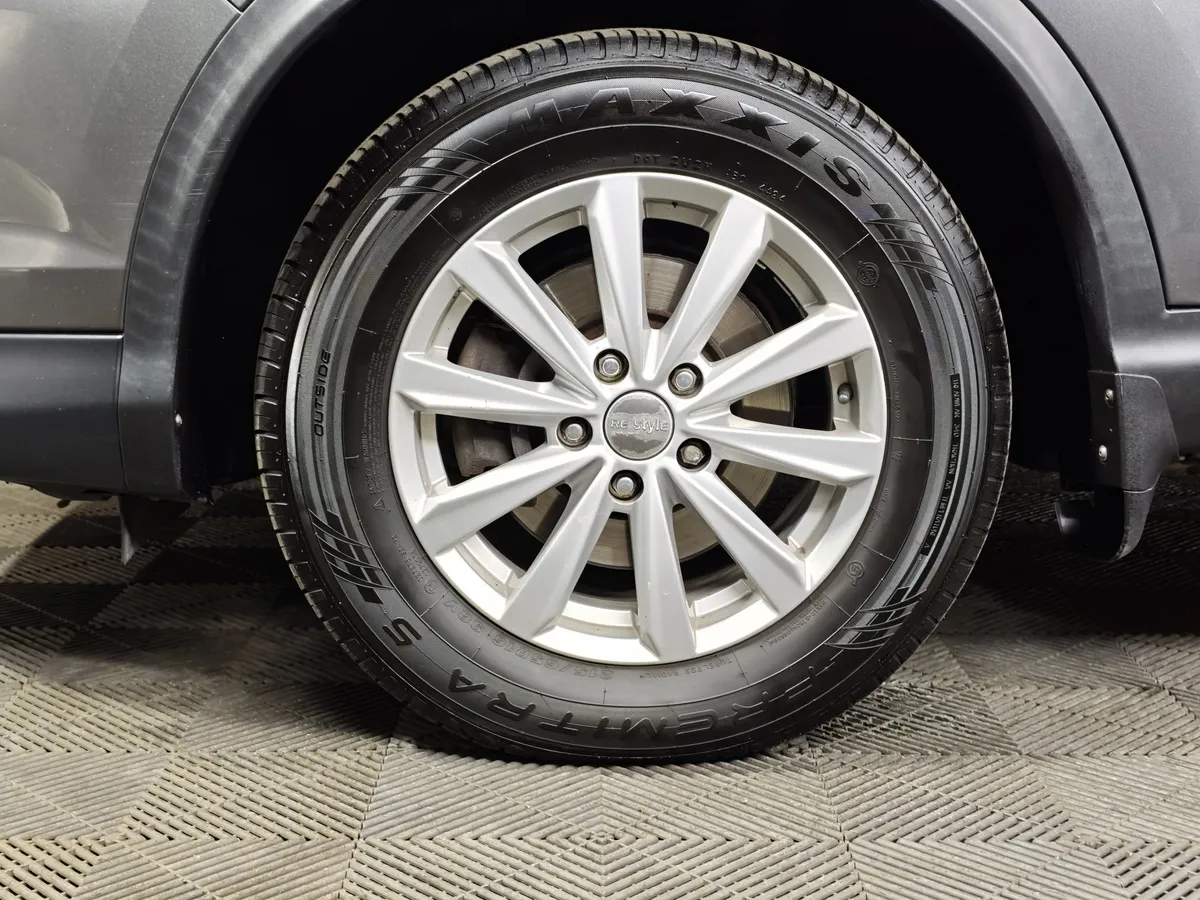 Nissan Qashqai 2.0 CVT (144 л.с.) Серый в АВИЛОН. Слайд №9