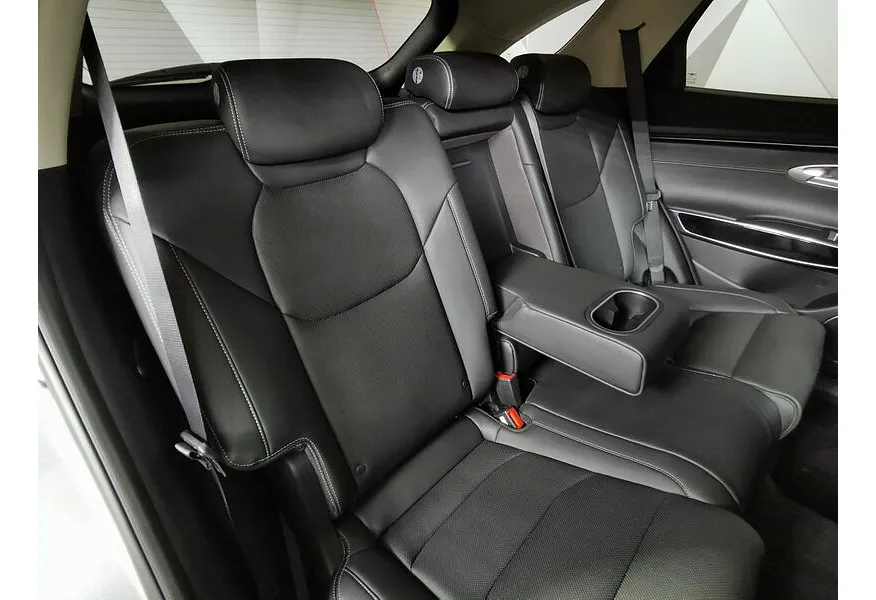 Genesis GV70 2.5T-GDI 8AT 4WD (249 л.с.) Elegance Серый в АВИЛОН. Слайд №17
