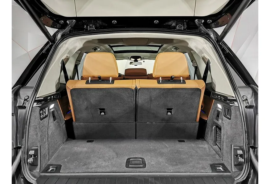 BMW X7 xDrive30d Steptronic (249 л.с.) Business Plus Черный в АВИЛОН. Слайд №9