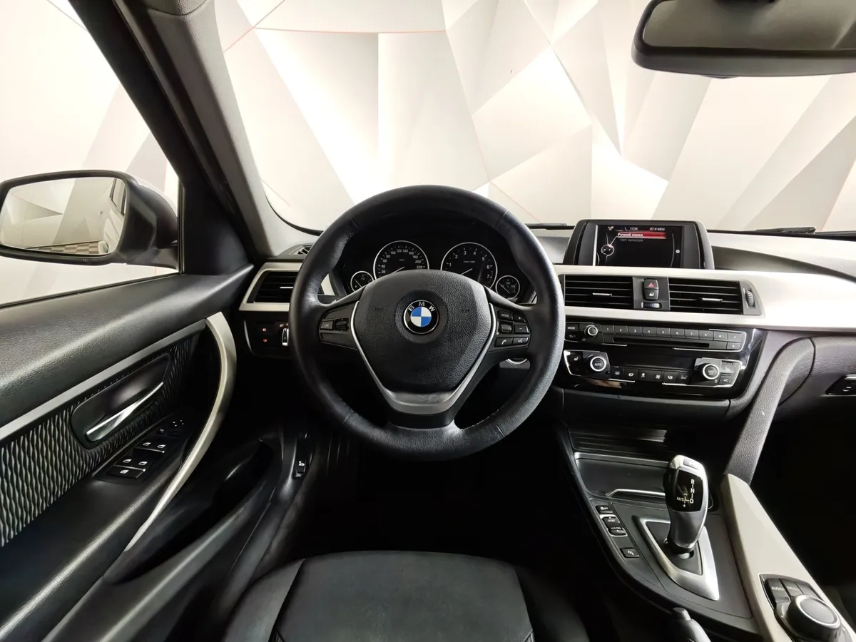 BMW 3 серия 320i xDrive AT (184 л.с.) M Sport Белый в АВИЛОН. Слайд №15