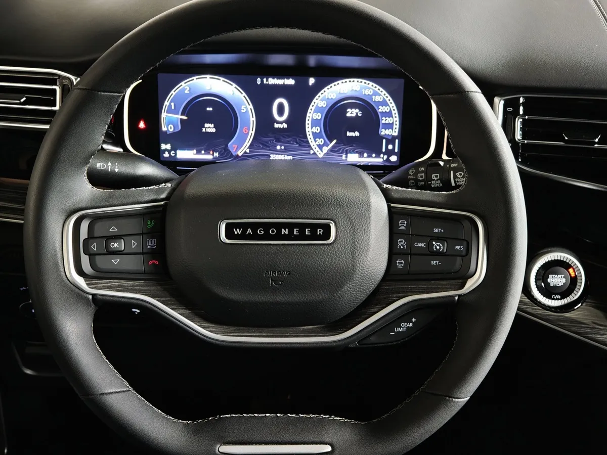 Jeep Grand Wagoneer 5.7 AT 4WD (397 л.с.) 7 мест Overland Черный в АВИЛОН. Слайд №30