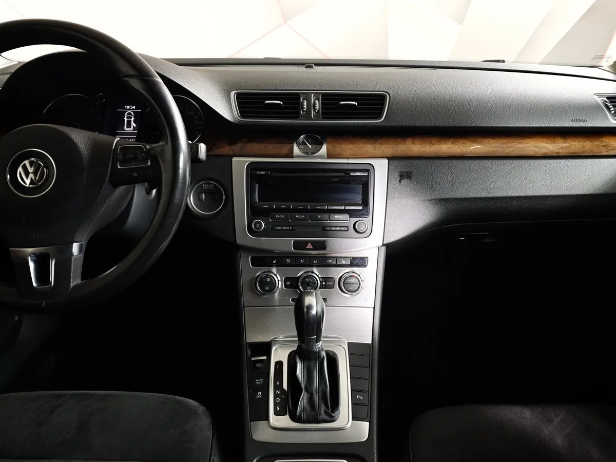 Volkswagen Passat 1.8 TSI DSG (152 л.с.) Коричневый в АВИЛОН. Слайд №14