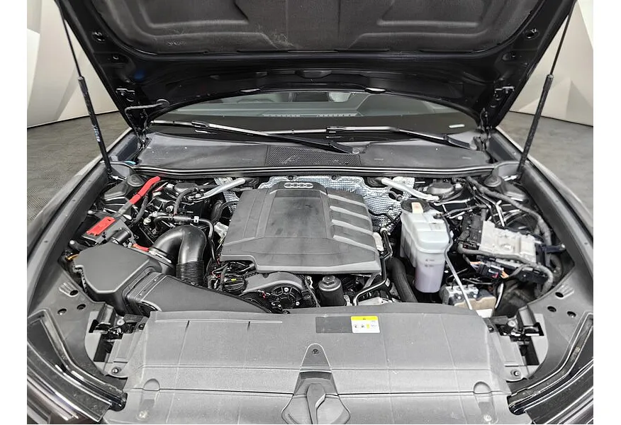 Audi A6 45 TFSI quattro S tronic (245 л.с.) Sport Черный в АВИЛОН. Слайд №11