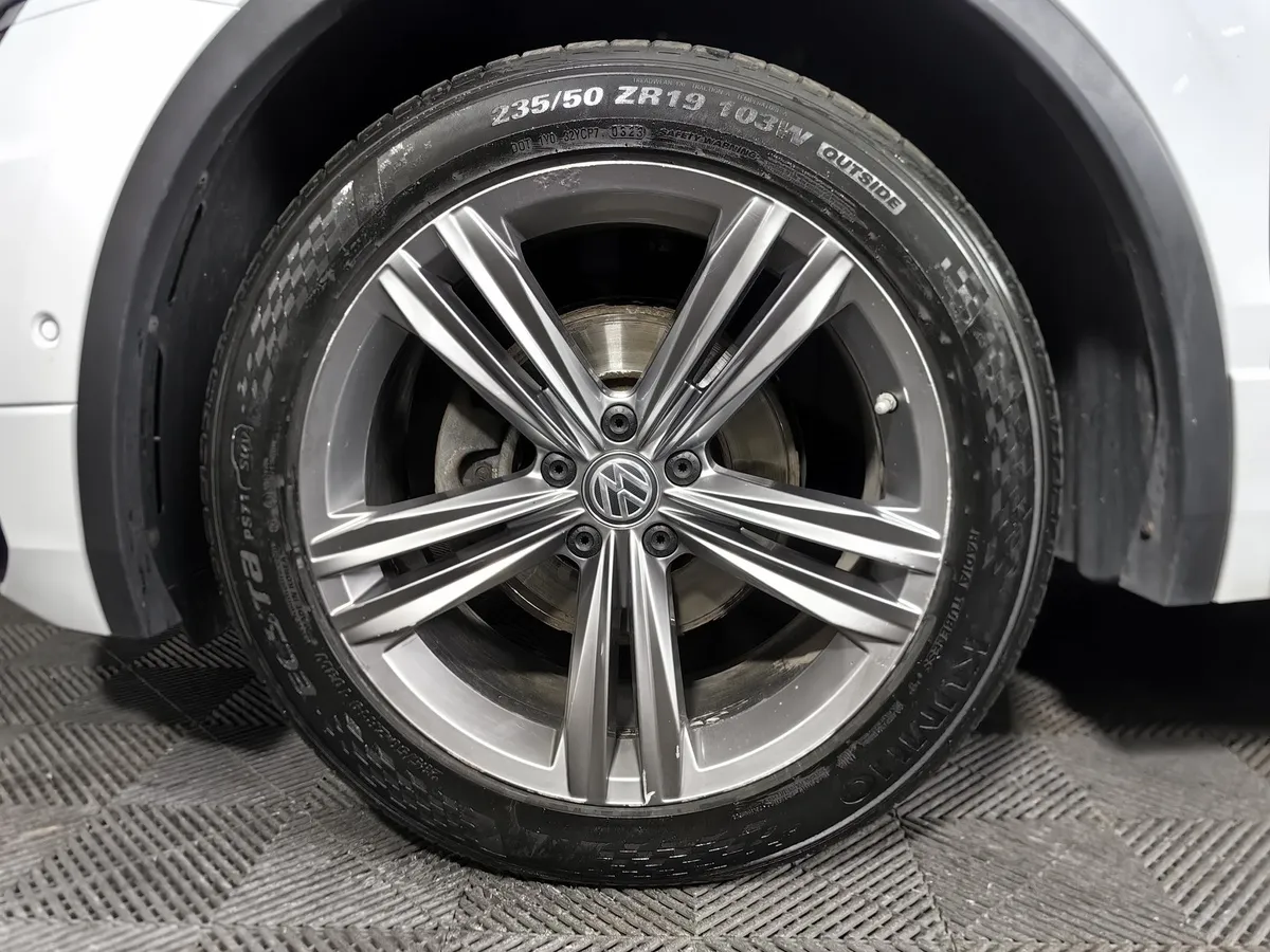 Volkswagen Tiguan 2.0 TDI 4Motion DSG (150 л.с.) Sportline Белый в АВИЛОН. Слайд №9