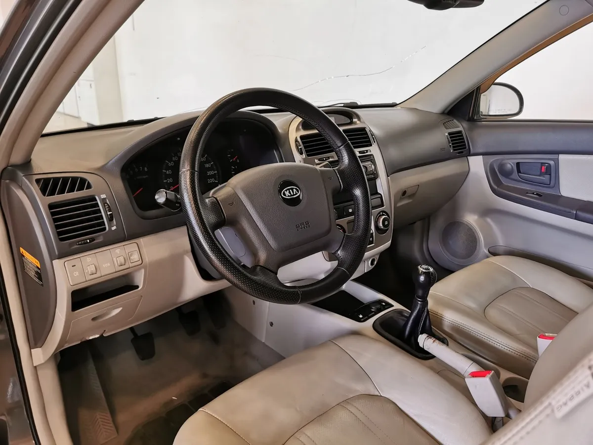 Kia Cerato 2.0 MT (143 л.с.) Серый в АВИЛОН. Слайд №17
