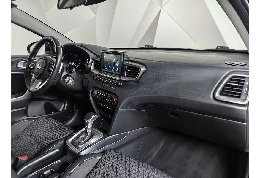 Kia Ceed 1.6 MPI AT (128 л.с.) Comfort Черный в АВИЛОН. Слайд №13