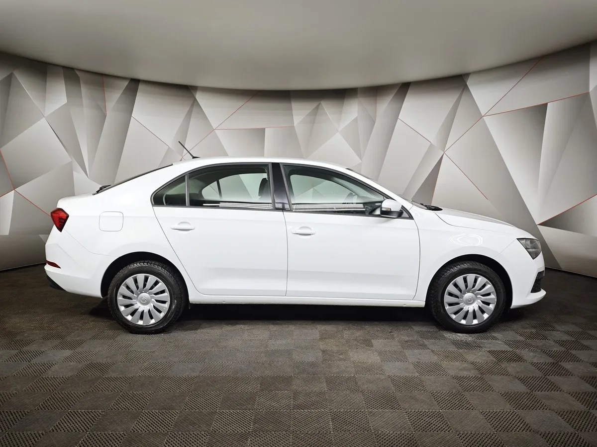Skoda Rapid 1.6 AT (110 л.с.) Active Белый в АВИЛОН. Слайд №6