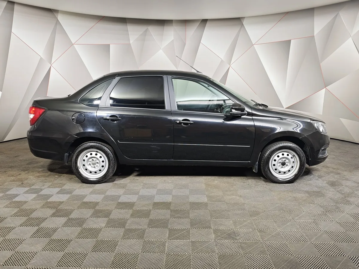 ВАЗ (Lada) Granta 1.6 MT 8кл (87 л.с.) Черный в АВИЛОН. Слайд №6