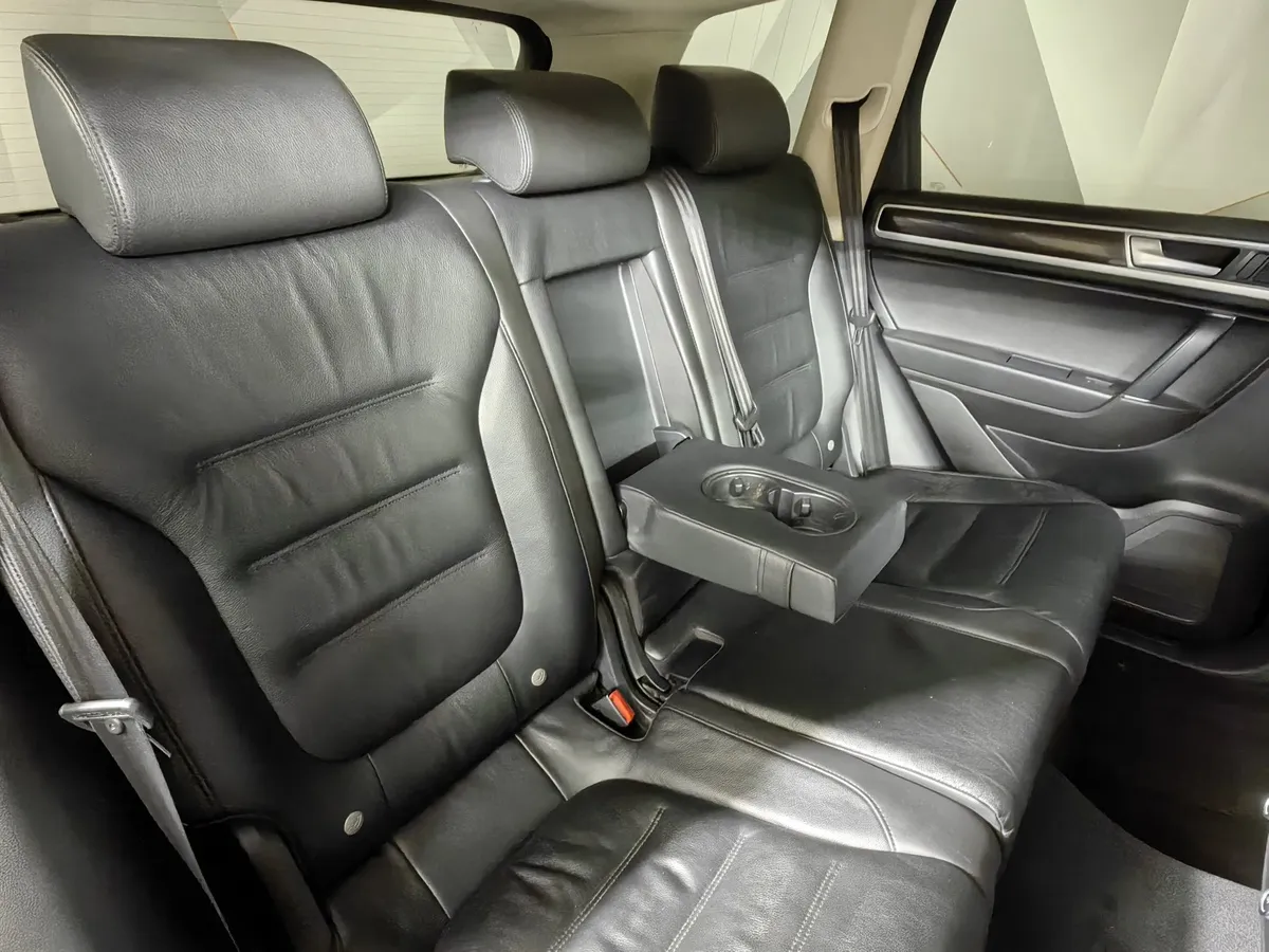 Volkswagen Touareg 3.0 TDI Tiptronic 4Motion (245 л.с.) Черный в АВИЛОН. Слайд №17