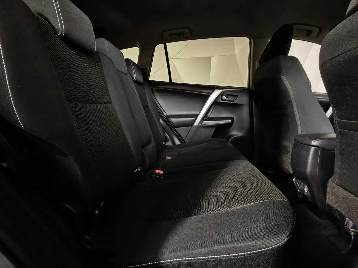 Toyota RAV4 2.0 CVT (146 л.с.) Красный в АВИЛОН. Слайд №15