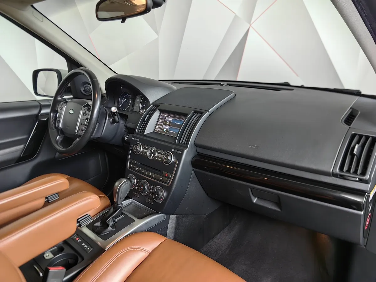 Land Rover Freelander 2.0 Si4 AT 4WD (240 л.с.) HSE Белый в АВИЛОН. Слайд №13