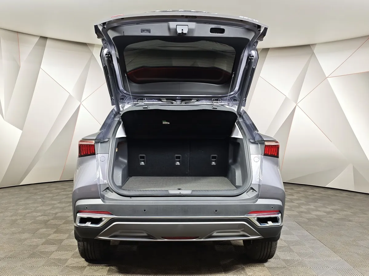 Omoda C5 1.5T CVT (147 л.с.) Lifestyle (красные элементы экстерьера) Серый в АВИЛОН. Слайд №12