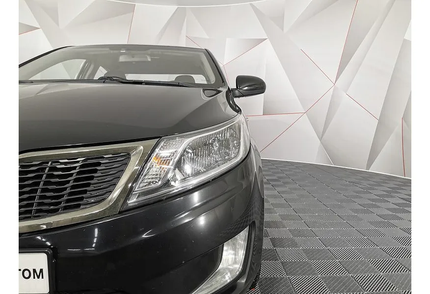 Kia Rio 1.6 MT (123 л.с.) Черный в АВИЛОН. Слайд №10