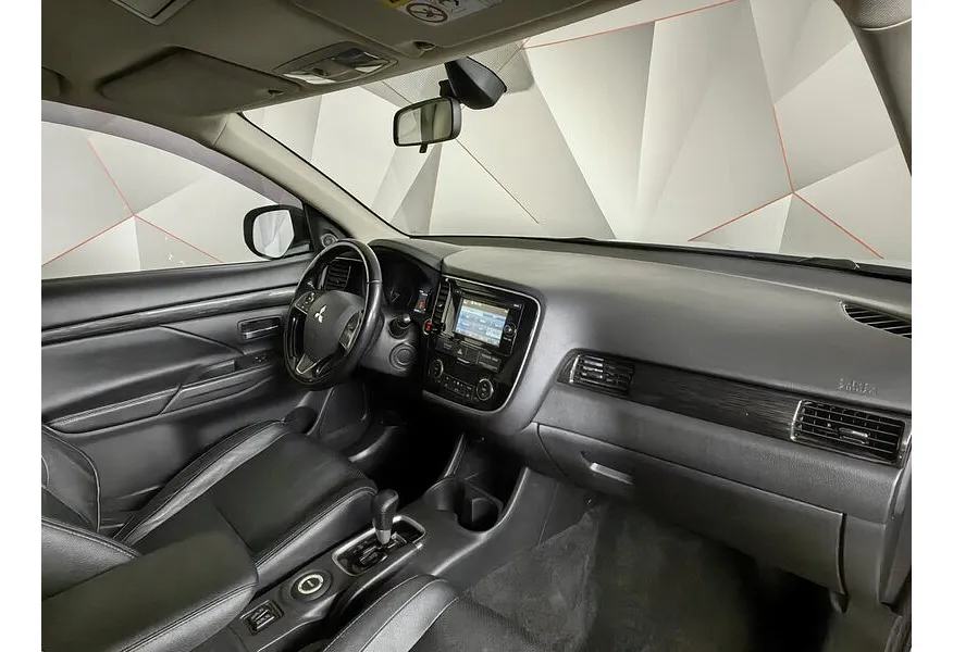Mitsubishi Outlander 2.0 CVT 4WD (146 л.с.) Серебристый в АВИЛОН. Слайд №13